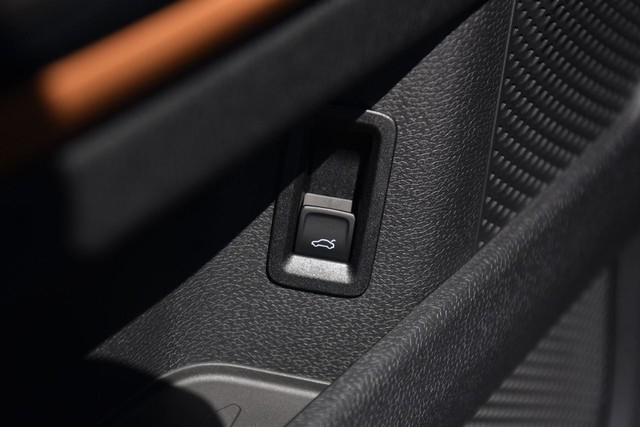 Volkswagen ID. Buzz Vehicle Image 09