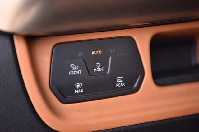 Volkswagen ID. Buzz Vehicle Image 11