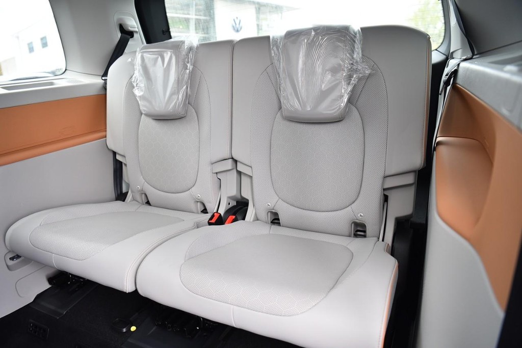 Volkswagen ID. Buzz Vehicle Full-screen Gallery Image 23