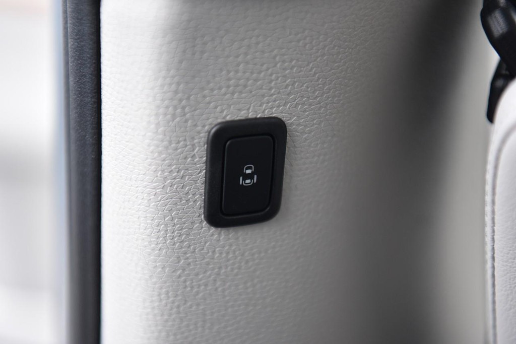 Volkswagen ID. Buzz Vehicle Full-screen Gallery Image 26