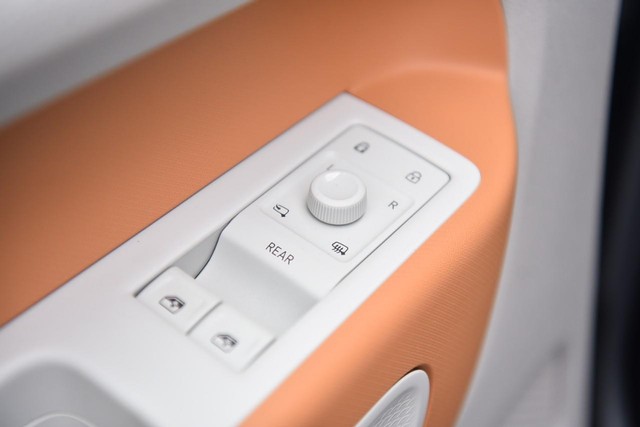 Volkswagen ID. Buzz Vehicle Image 09