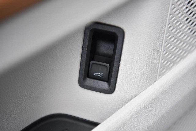 Volkswagen ID. Buzz Vehicle Image 10