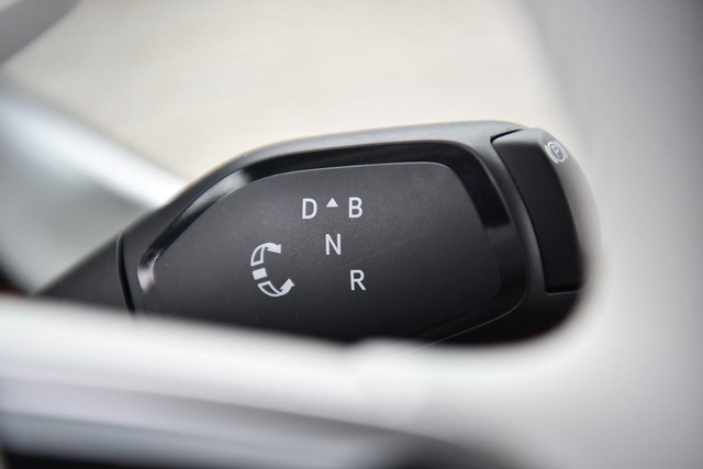 Volkswagen ID. Buzz Vehicle Image 17