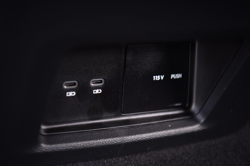 Volkswagen Atlas Cross Sport Vehicle Image 24