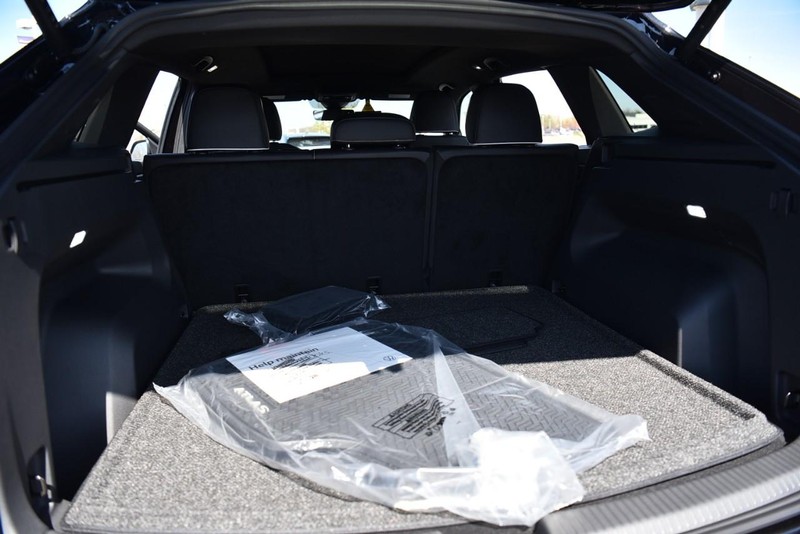 Volkswagen Atlas Cross Sport Vehicle Image 25