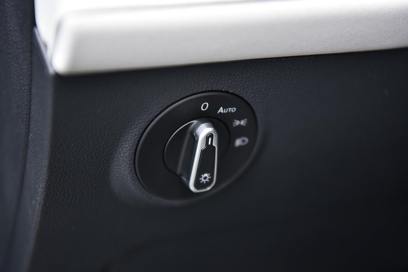 Volkswagen Taos Vehicle Image 11