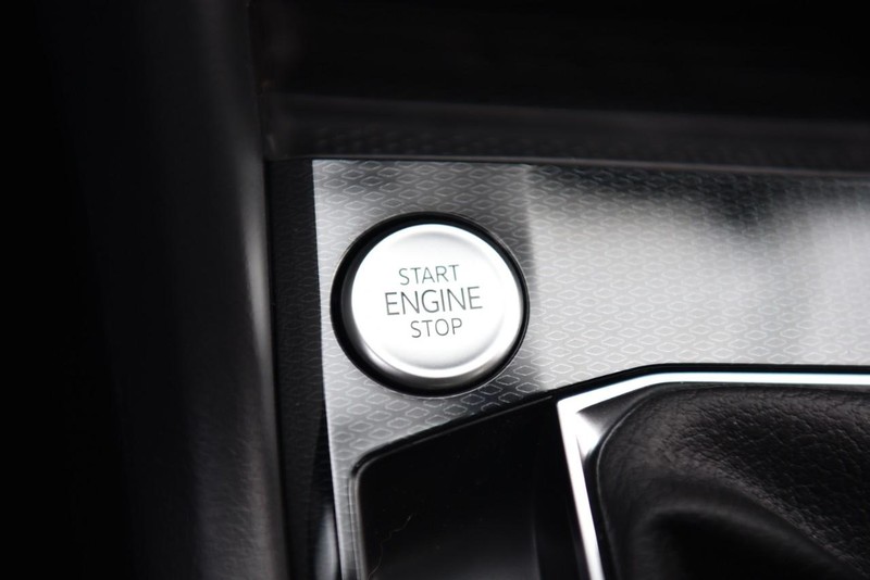Volkswagen Taos Vehicle Image 16
