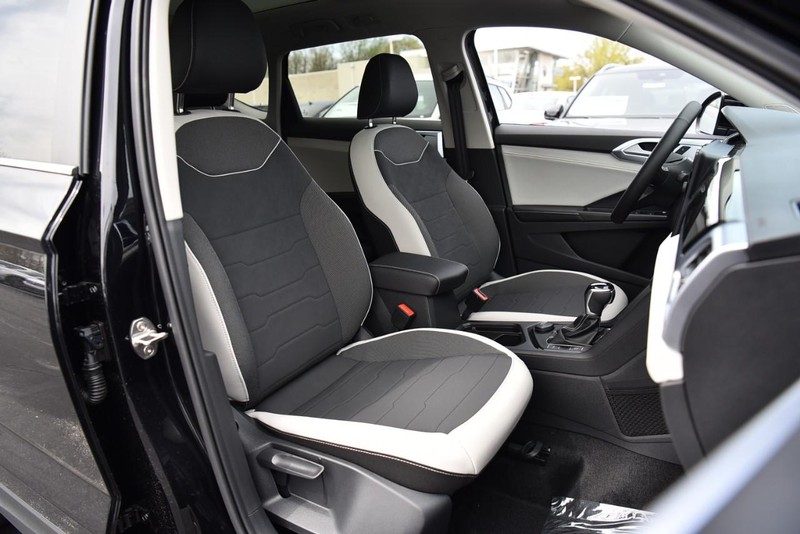 Volkswagen Taos Vehicle Image 22