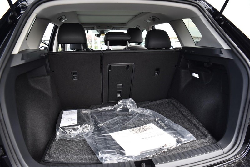 Volkswagen Taos Vehicle Image 27
