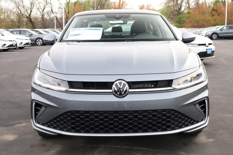 Volkswagen Jetta Vehicle Image 05