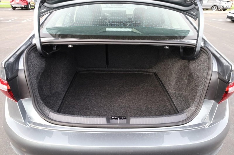 Volkswagen Jetta Vehicle Image 08