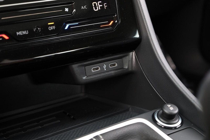 Volkswagen Jetta Vehicle Image 16