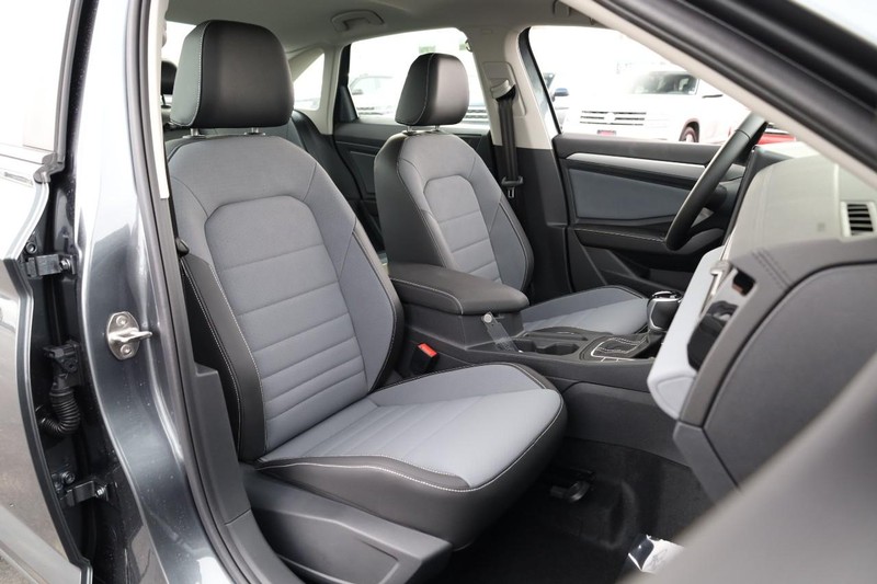Volkswagen Jetta Vehicle Image 25