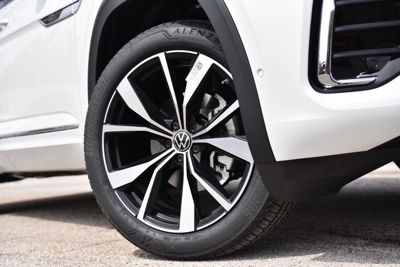 Volkswagen Atlas Vehicle Image 03