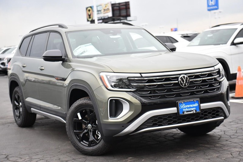 Volkswagen Atlas Vehicle Image 02