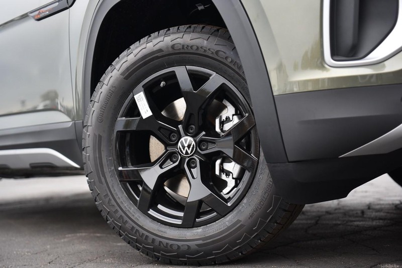 Volkswagen Atlas Vehicle Image 03