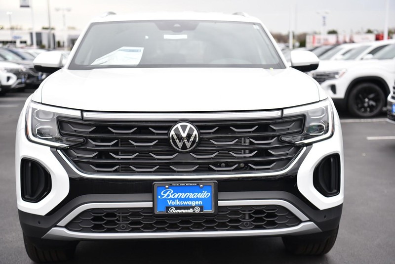Volkswagen Atlas Cross Sport Vehicle Image 04