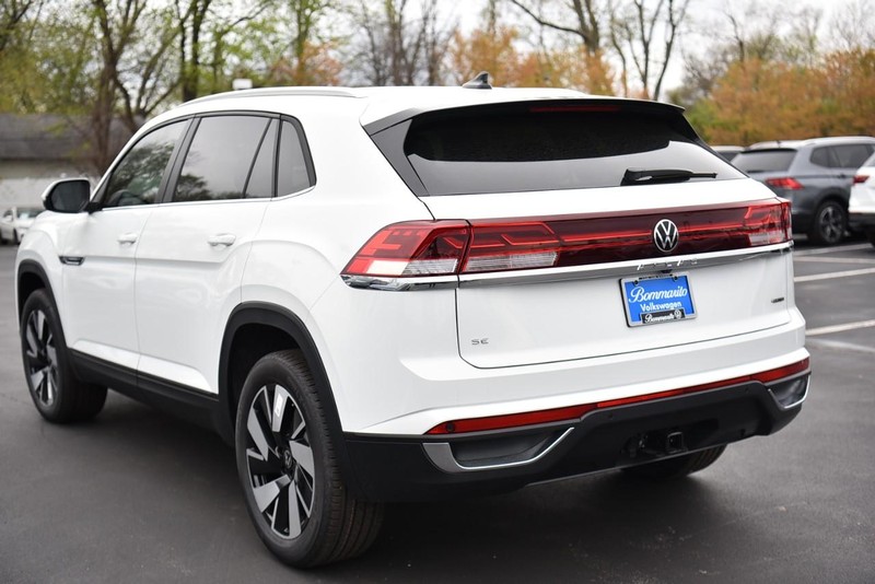 Volkswagen Atlas Cross Sport Vehicle Image 07