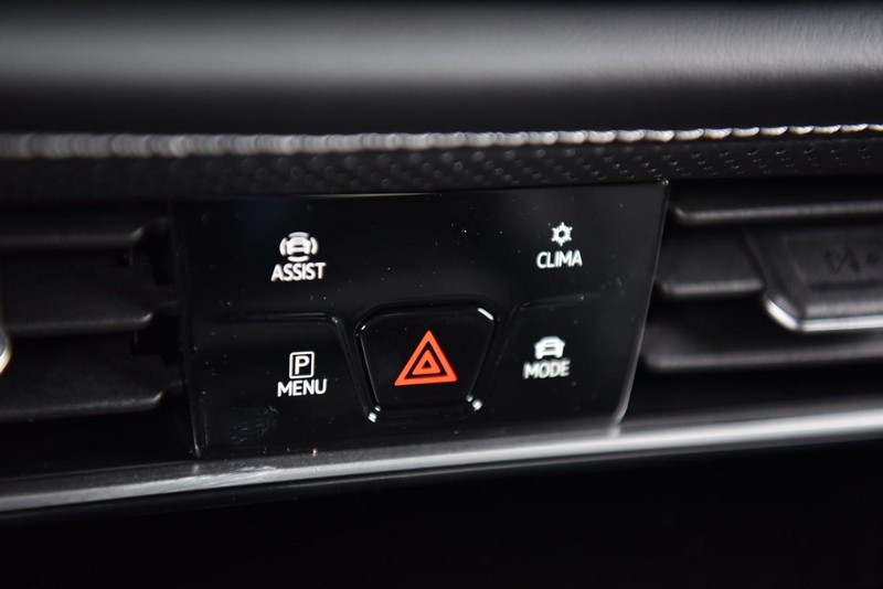 Volkswagen Atlas Cross Sport Vehicle Image 15