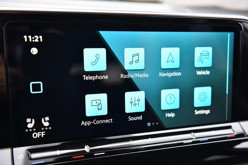Volkswagen Atlas Cross Sport Vehicle Image 18