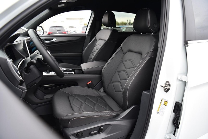 Volkswagen Atlas Cross Sport Vehicle Image 20