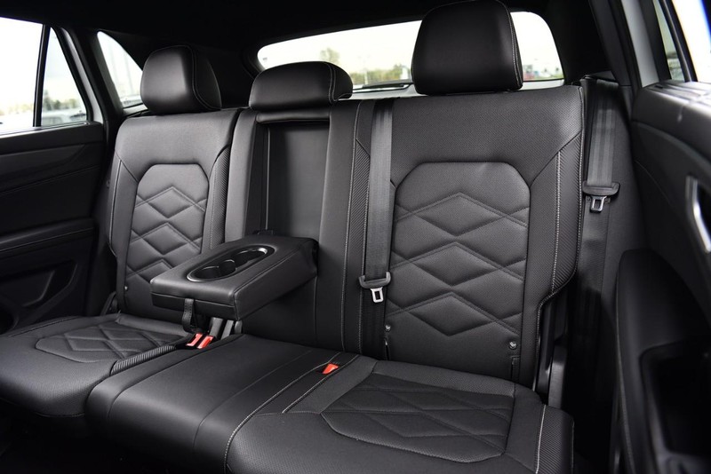 Volkswagen Atlas Cross Sport Vehicle Image 22