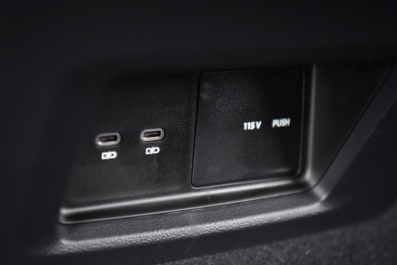 Volkswagen Atlas Cross Sport Vehicle Image 24