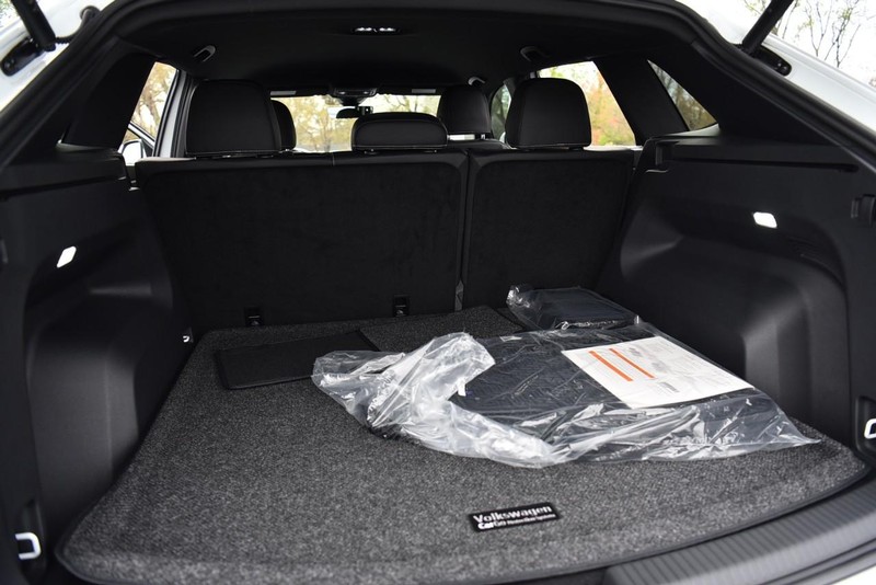 Volkswagen Atlas Cross Sport Vehicle Image 25