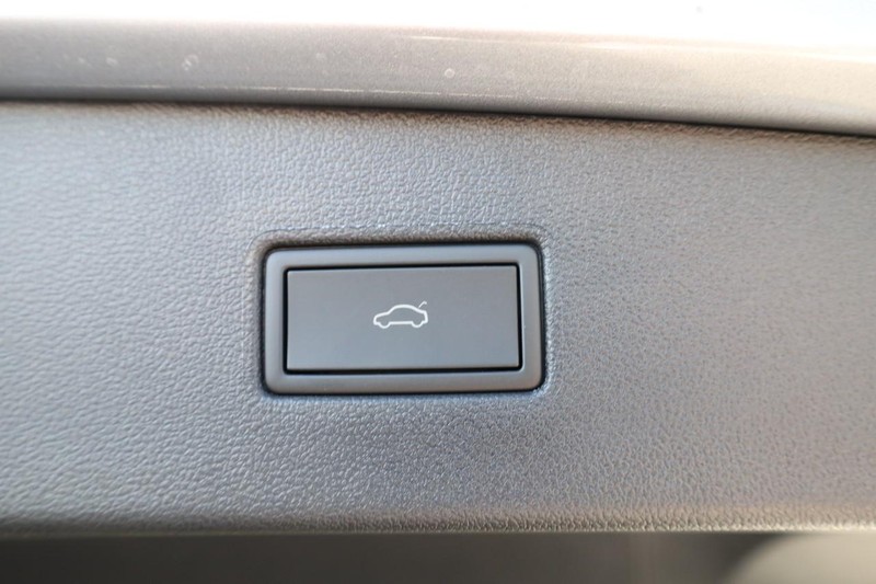 Volkswagen Tiguan Vehicle Image 08