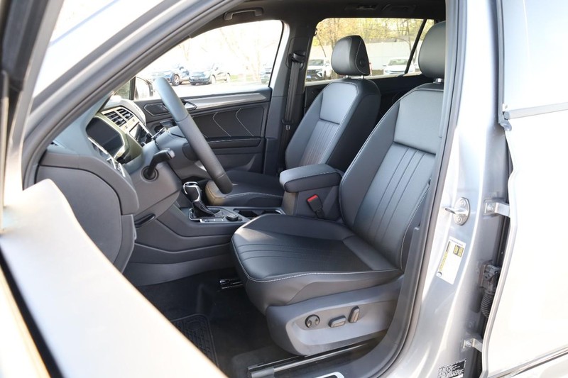 Volkswagen Tiguan Vehicle Image 10