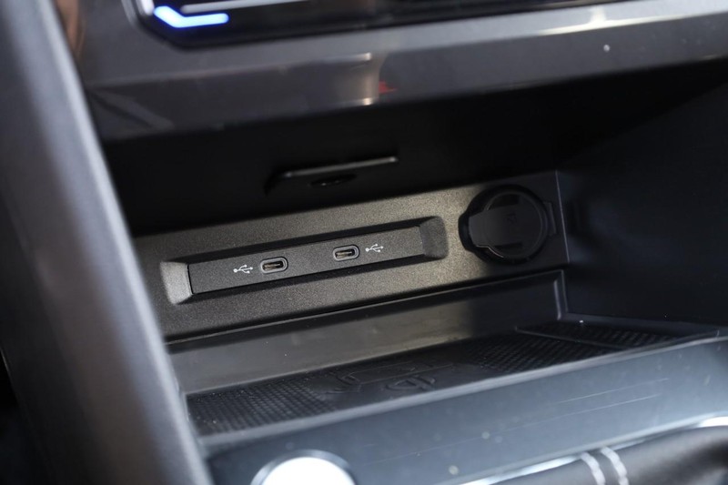 Volkswagen Tiguan Vehicle Image 18