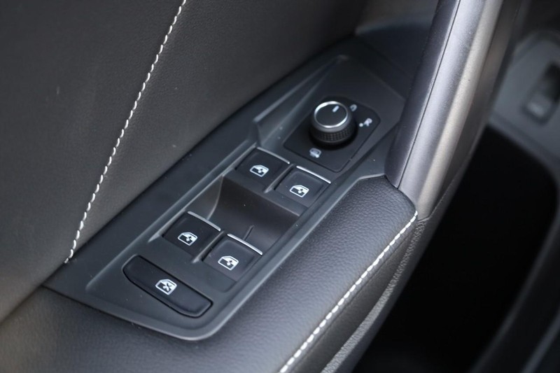 Volkswagen Tiguan Vehicle Image 21