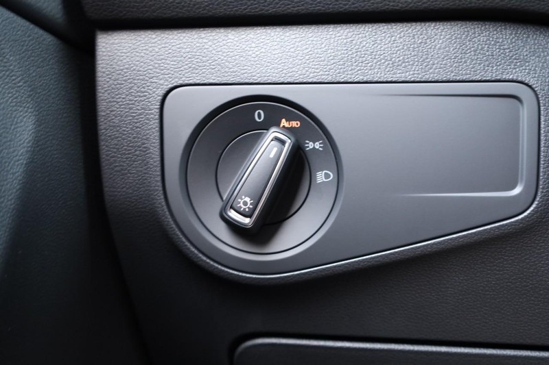 Volkswagen Tiguan Vehicle Image 22