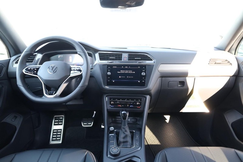 Volkswagen Tiguan Vehicle Image 26