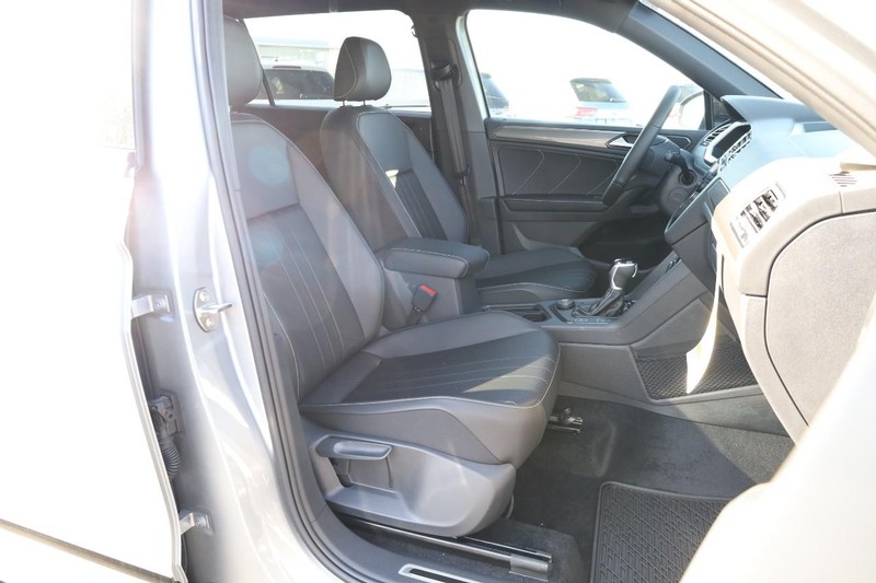 Volkswagen Tiguan Vehicle Image 28