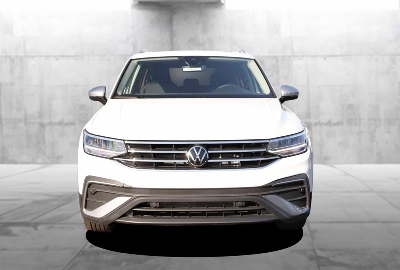 Volkswagen Tiguan Vehicle Image 04