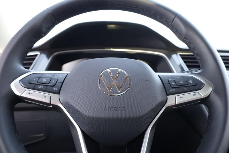 Volkswagen Tiguan Vehicle Image 11