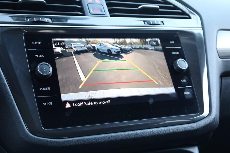 Volkswagen Tiguan Vehicle Image 14