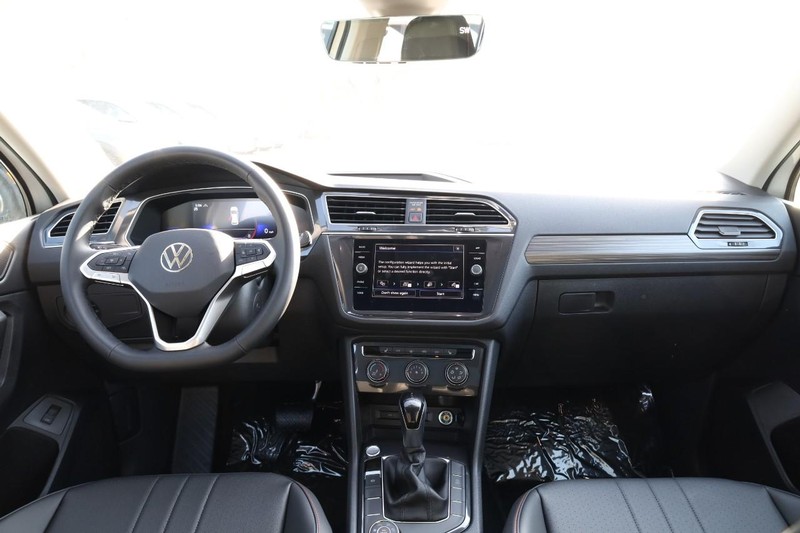 Volkswagen Tiguan Vehicle Image 24