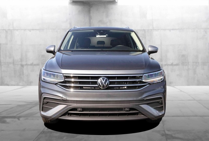 Volkswagen Tiguan Vehicle Image 04