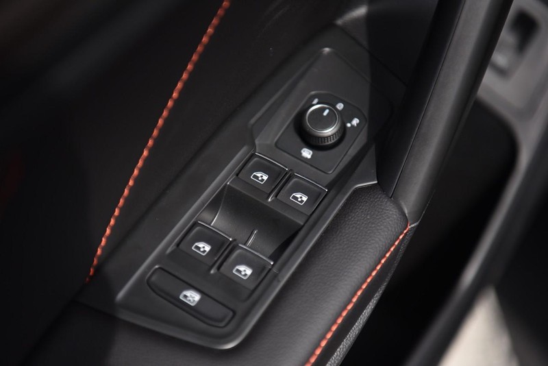 Volkswagen Tiguan Vehicle Image 08