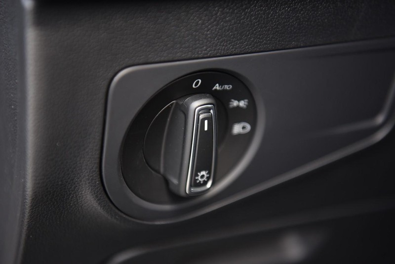 Volkswagen Tiguan Vehicle Image 11