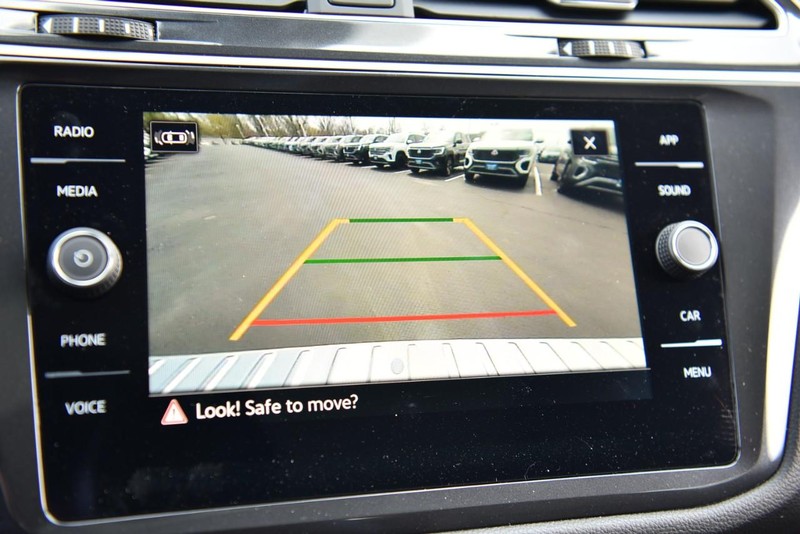 Volkswagen Tiguan Vehicle Image 13