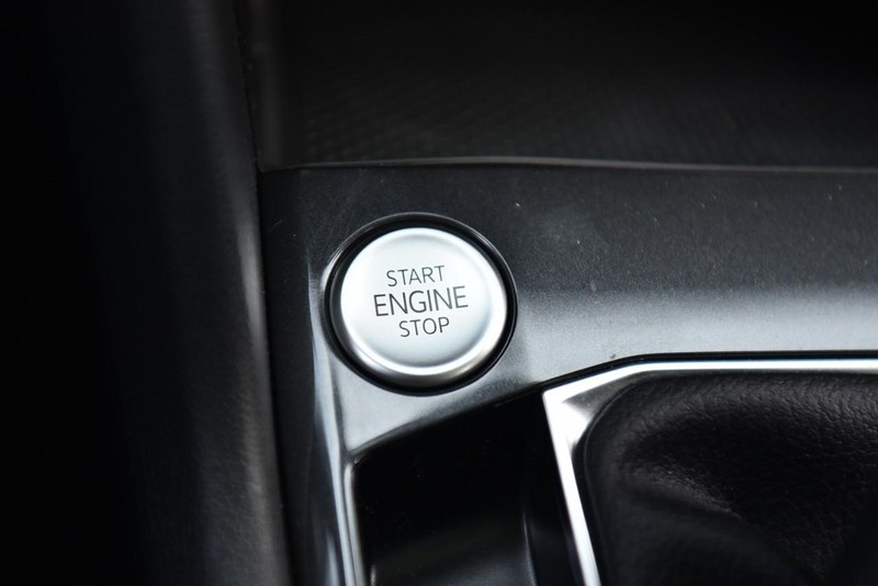 Volkswagen Tiguan Vehicle Image 16