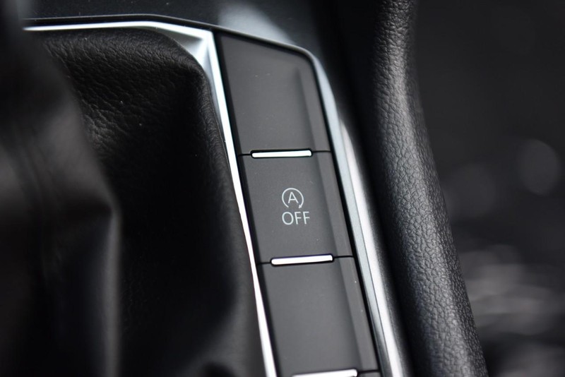 Volkswagen Tiguan Vehicle Image 18