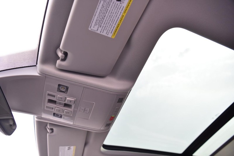 Volkswagen Tiguan Vehicle Image 23