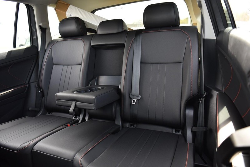 Volkswagen Tiguan Vehicle Image 24
