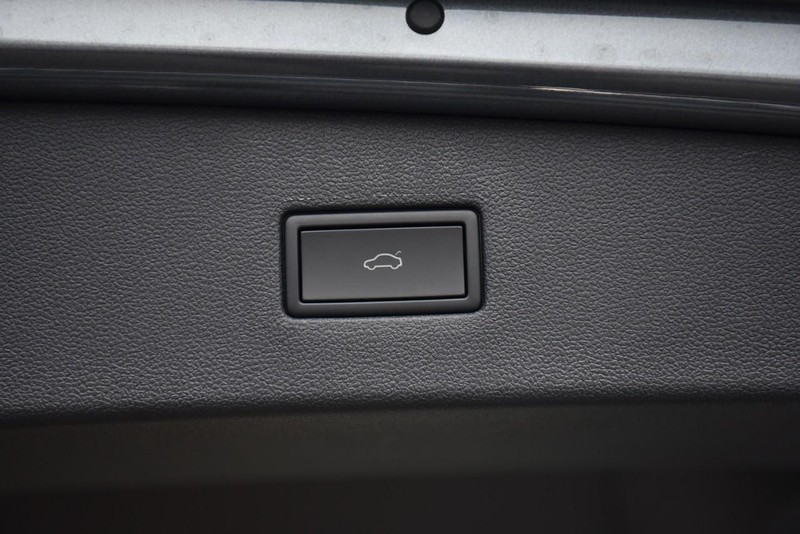 Volkswagen Tiguan Vehicle Image 28