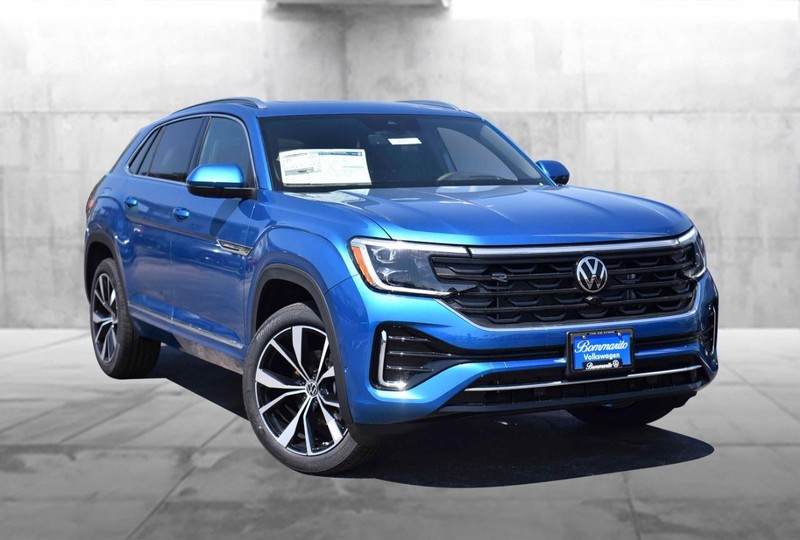 Volkswagen Atlas Cross Sport Vehicle Image 02