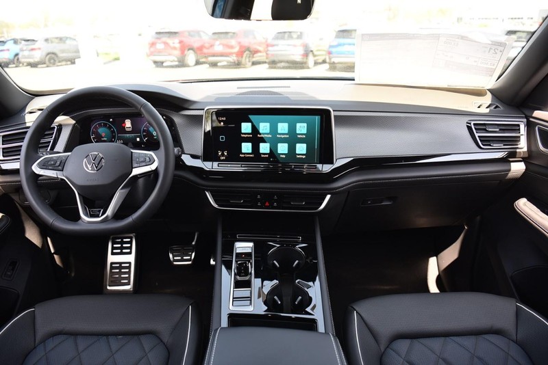 Volkswagen Atlas Cross Sport Vehicle Image 07